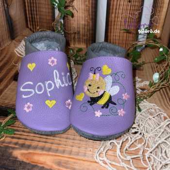 Name mit Herzen + Blumen und Biene