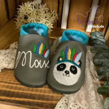 Name mit Federkrone und Panda