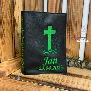 Gotteslobhülle gefülltes Kreuz mit Wellen