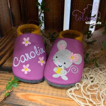 Name mit Blumen und Maus