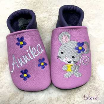 Name mit Blumen und Maus