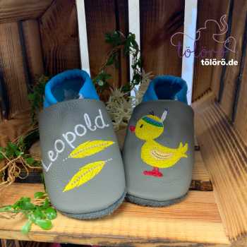 Name mit Federn und Ente