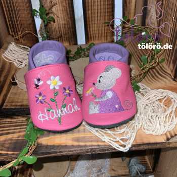 Name mit Blumenstrauß und Maus