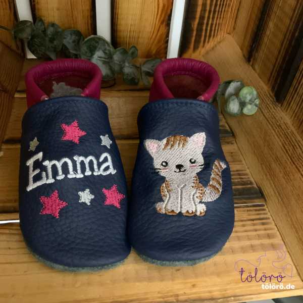 Name mit Sternen und kleine Katze