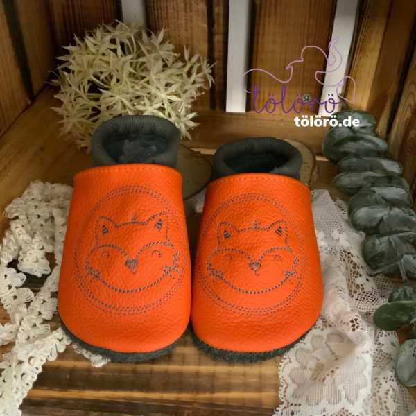 Name im Kreis und Fuchs
