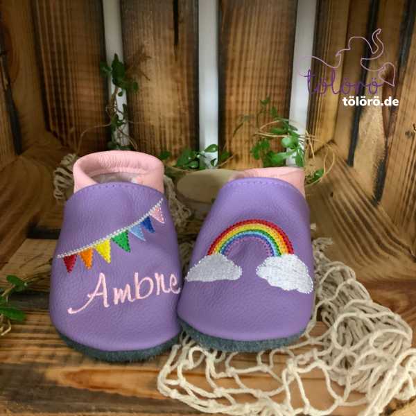 Name mit Wimpelkette und Regenbogen
