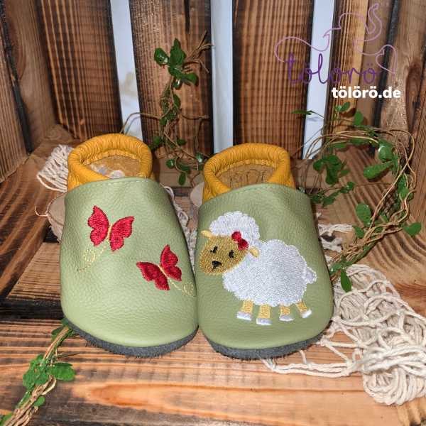 Name mit Schmetterlinge  und Schaf