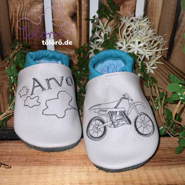 Name mit Wölkchen und Motorrad