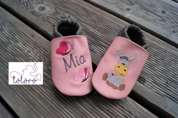 Name mit Schmetterlingen und Eselchen