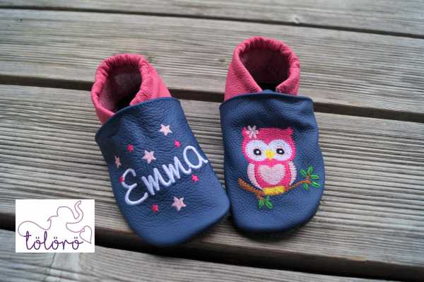 Name mit Blumen und Eule