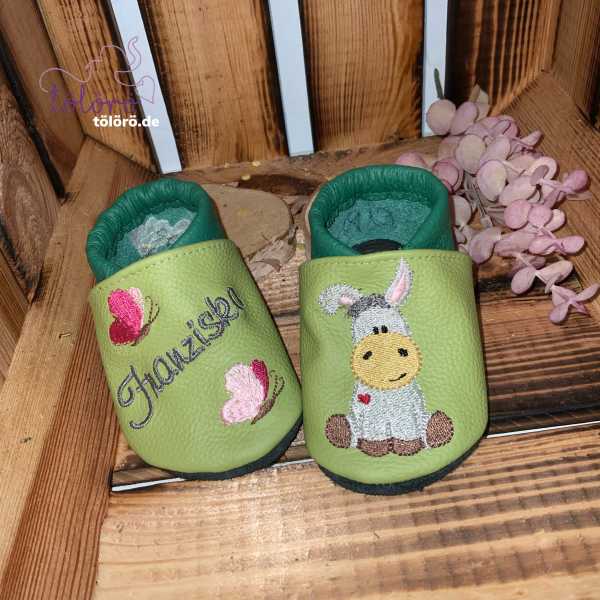 Name mit Schmetterlingen und Eselchen